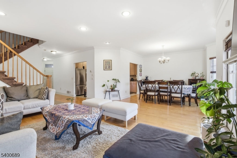 Livingston Twp., NJ 07039,29 Pine Valley Rd