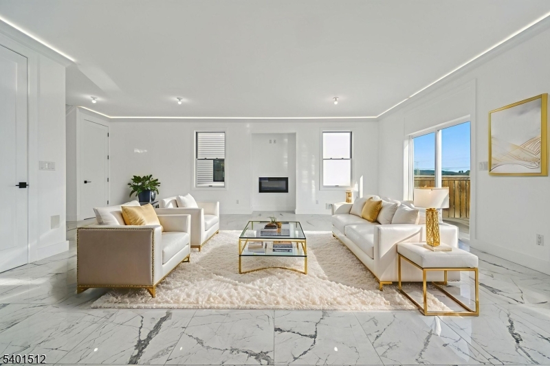 Mahwah Twp., NJ 07430,19 Mountain Ave