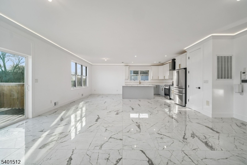 Mahwah Twp., NJ 07430,19 Mountain Ave