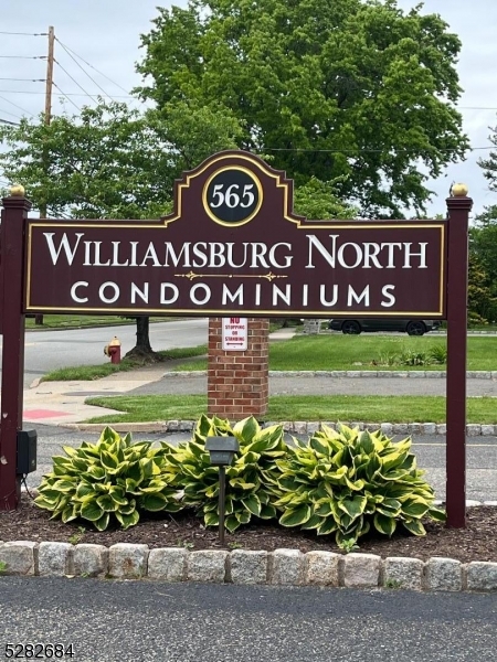 565 Grove St Clifton City 07013-3142