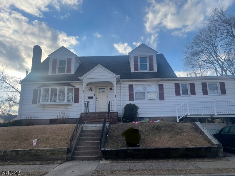 1 Coolidge Pl Haledon Boro 07508-1635