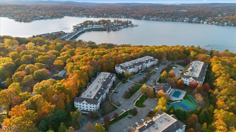 Horizons at Mt Arlington Enjoy nearby Lake Hopatcong and all it's amenities!
