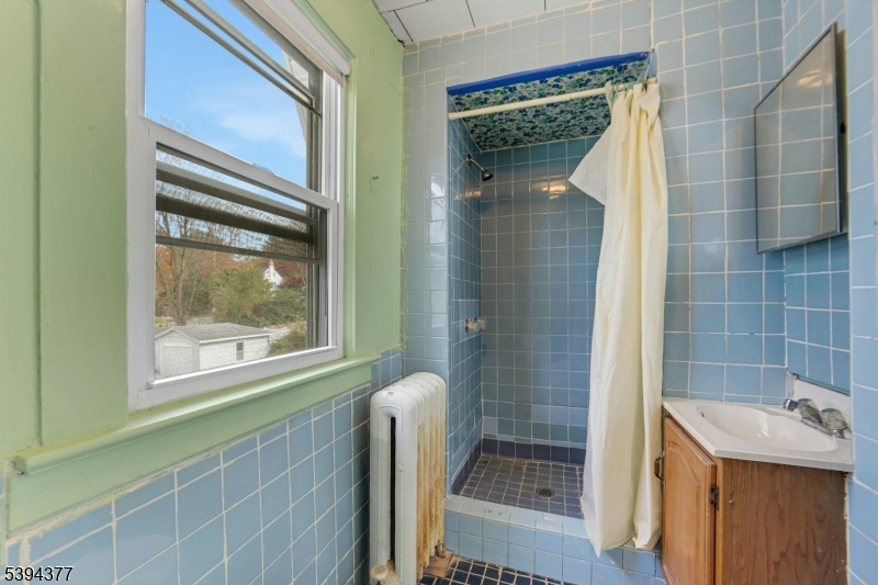 PRIMARY BEDROOM FULL BATH