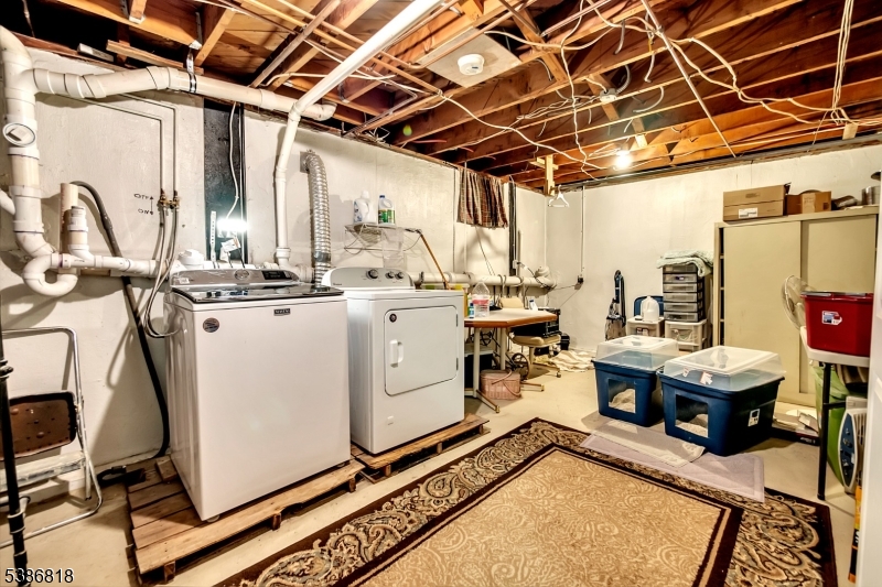 Laundry utility room