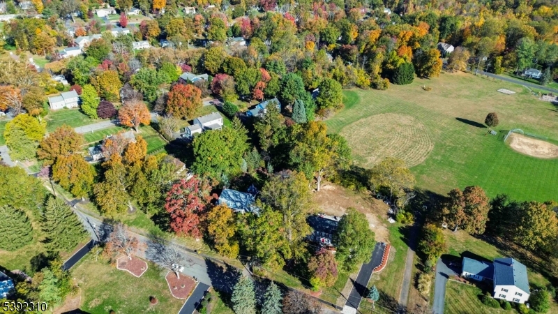 House proximity to Park path Great Location!