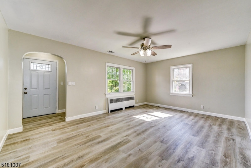 entertainment-size living room