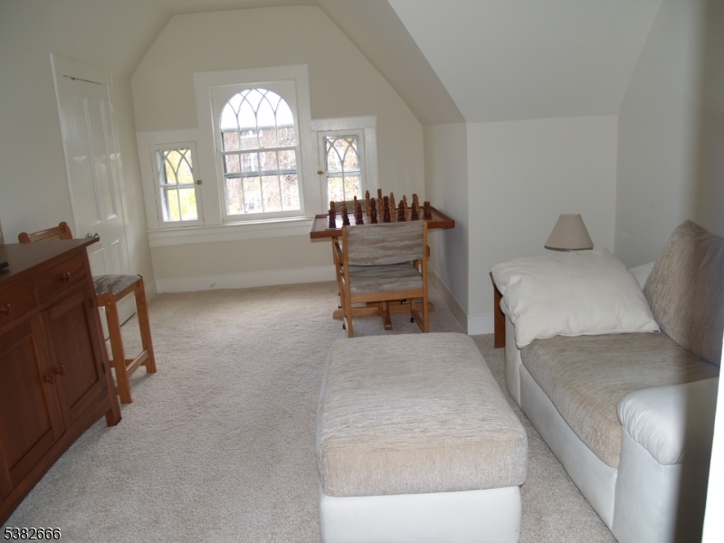 Extra 3rd floor area