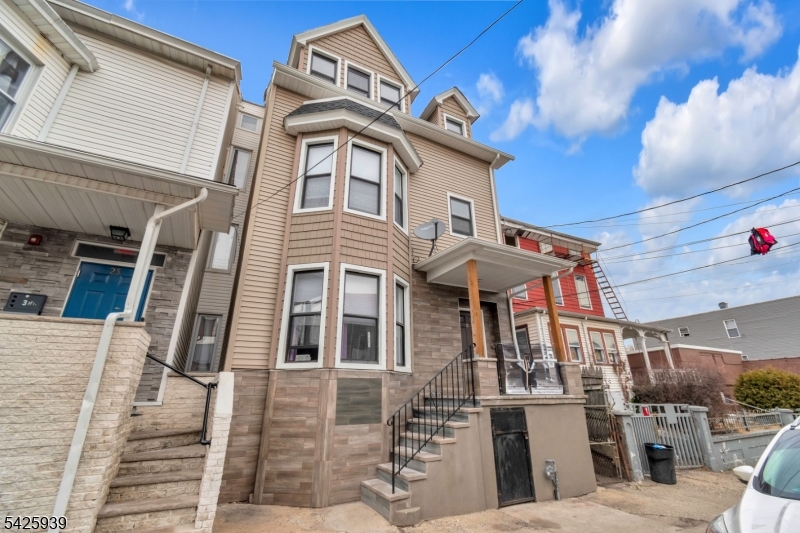 25 Oak St