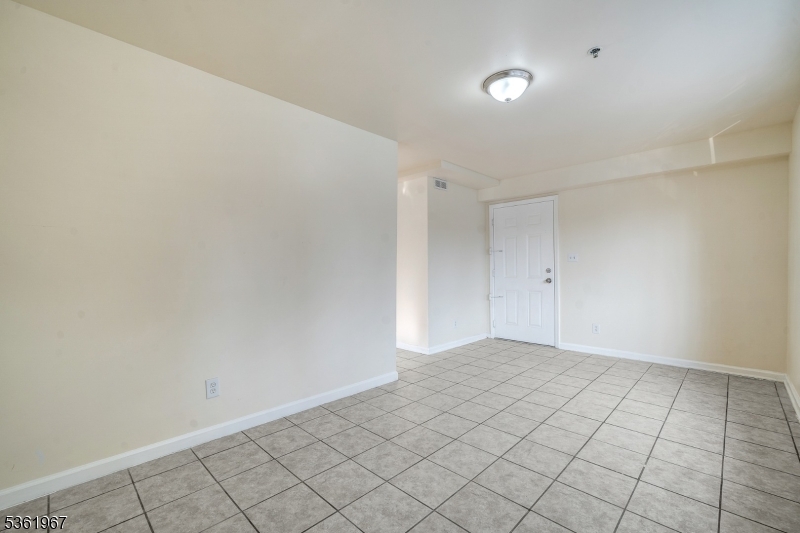 392 New St, Newark NJ