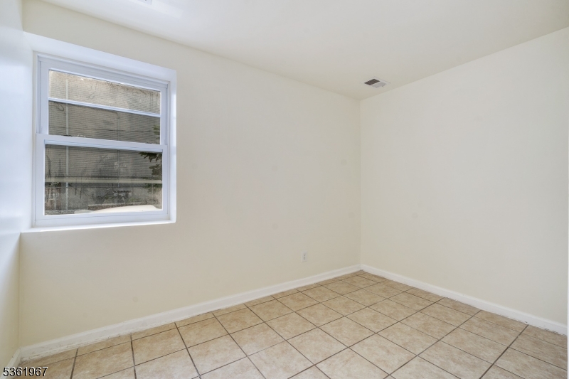 392 New St, Newark NJ