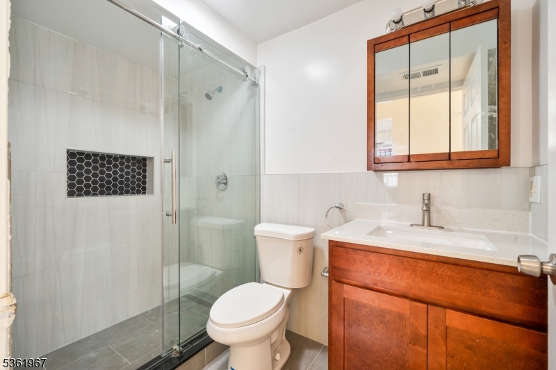 392 New St, Newark NJ