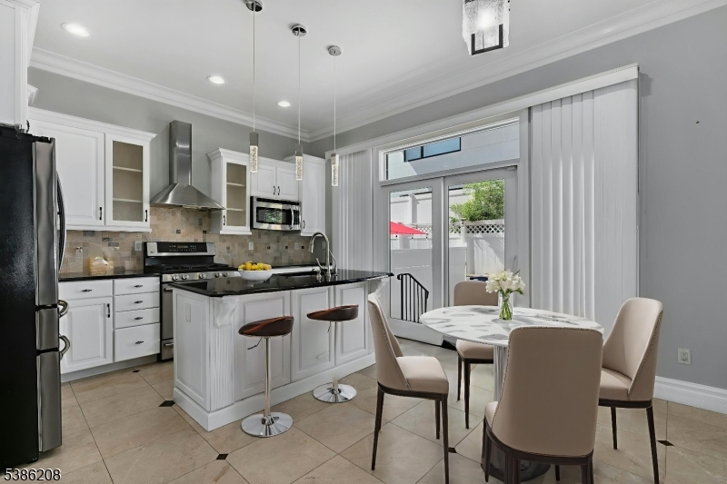 Eat In Kitchen Staged Photo