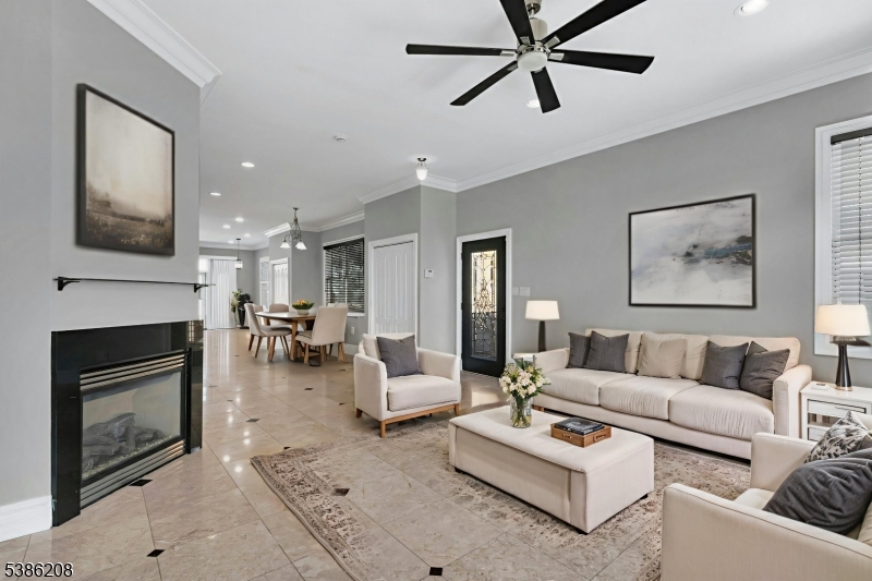 Living/Diningroom Staged Photo