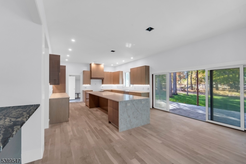 Chef's Modern Eat-in Kitchen