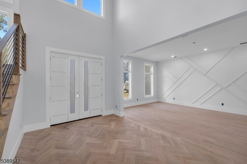 2-Storey Entry/Foyer