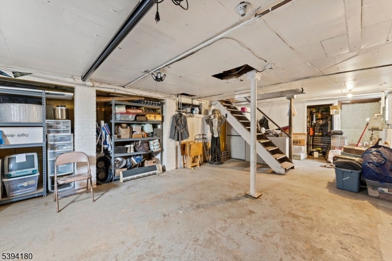 Basement Large basement, High ceilings, storage, laundry room, utility room, recreational space.