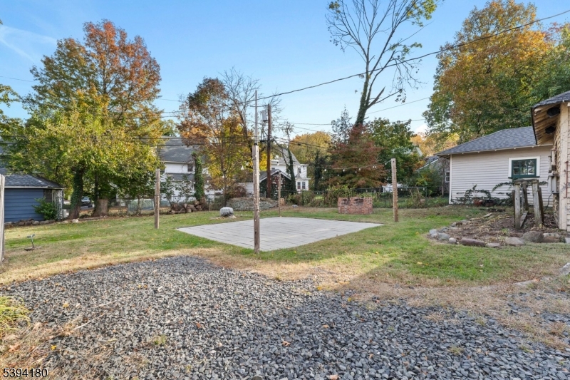 Backyard Expansive backyard!