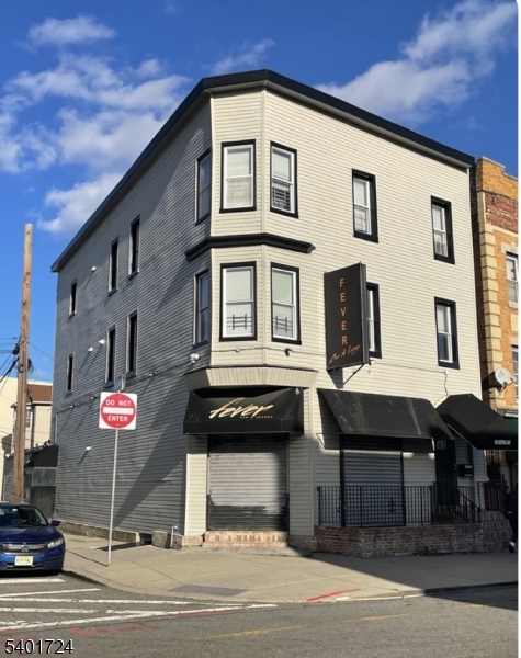 Professional or Retail Suite