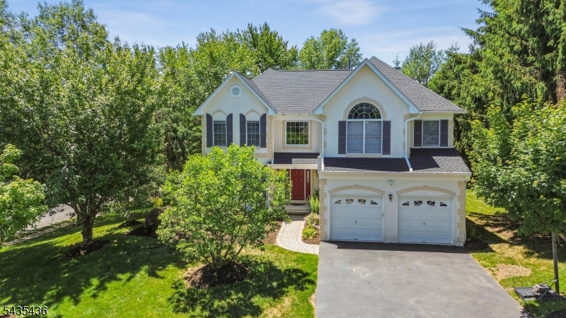 59 Ramapo Drive - The Hills