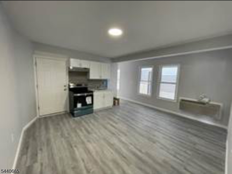 Living Room/Kitchen