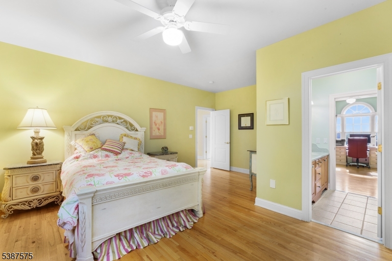 bedroom 4 w shared full bath