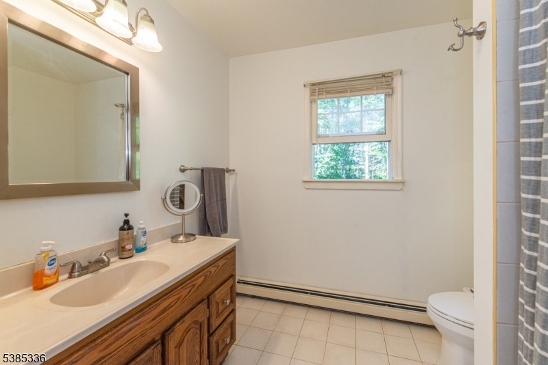 2nd Floor Bath