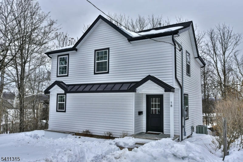 Welcome Home! New Siding, Roofing and Gutters!