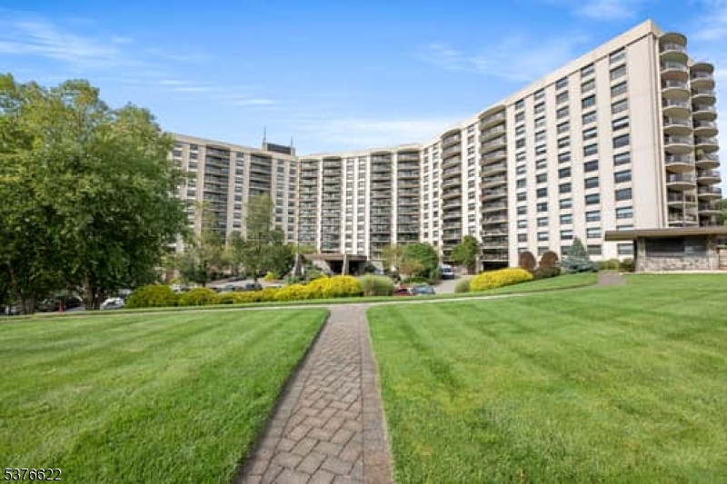 Claridge II Front View