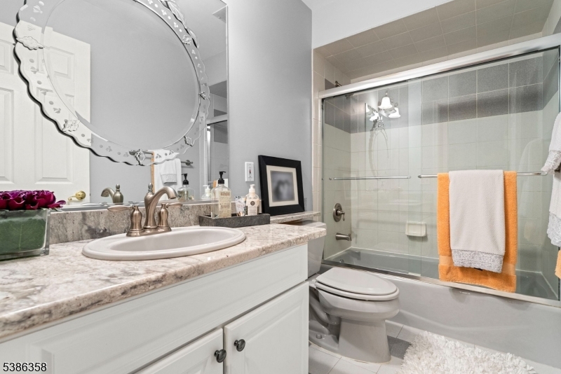 2nd Floor Shared Bath