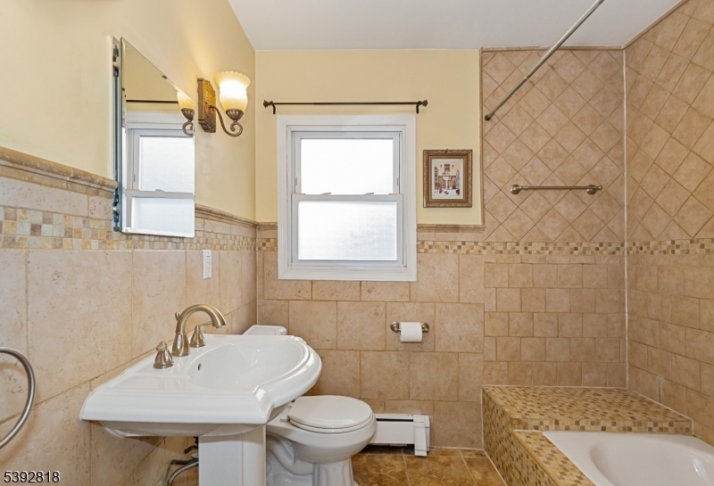 Bath 1st Fl
