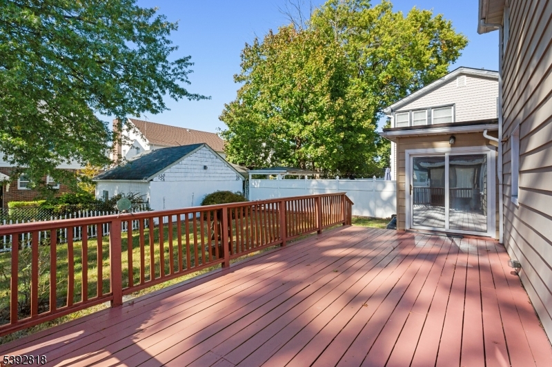 Deck-Slider off Family Room