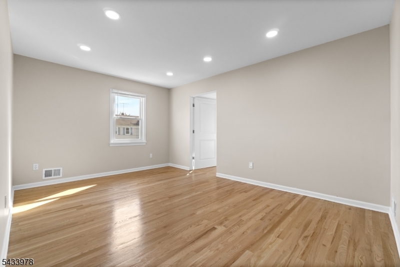 Living Room/ Dining