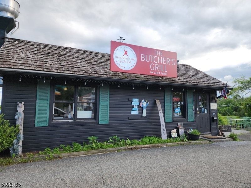 Prime highway location