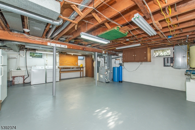 Full Unfinished Basement