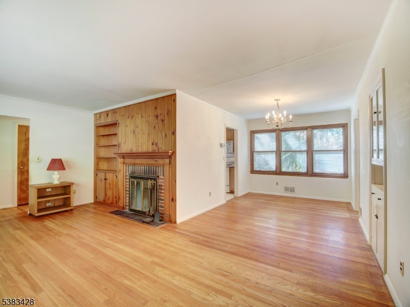 Living Room into DR
