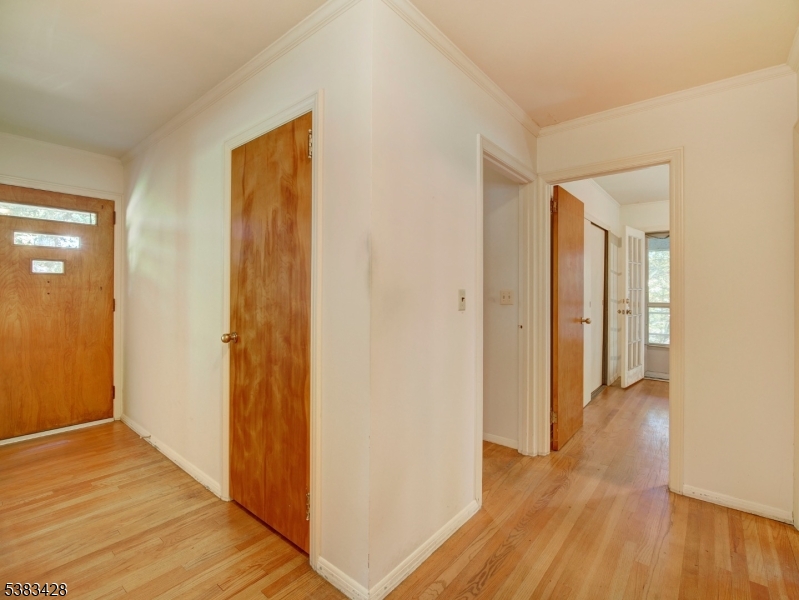 Foyer/ Hallway