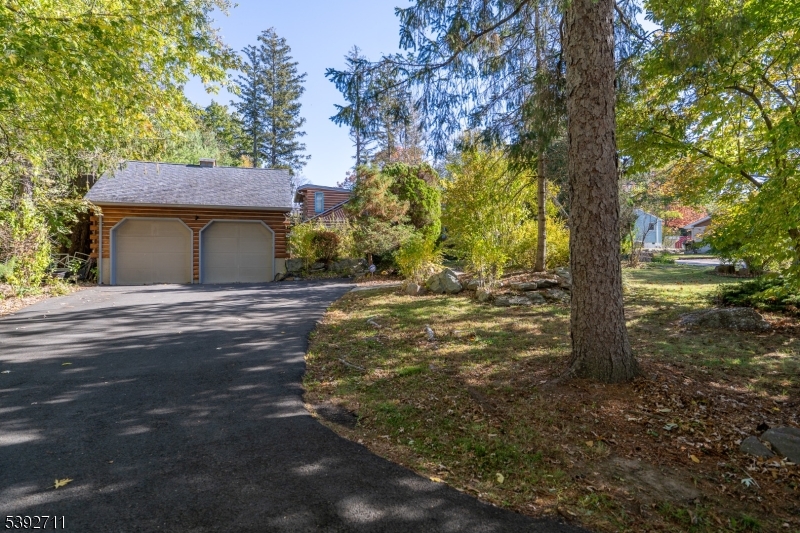 Detached Garage