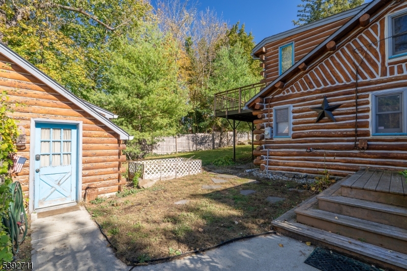 Detached Garage
