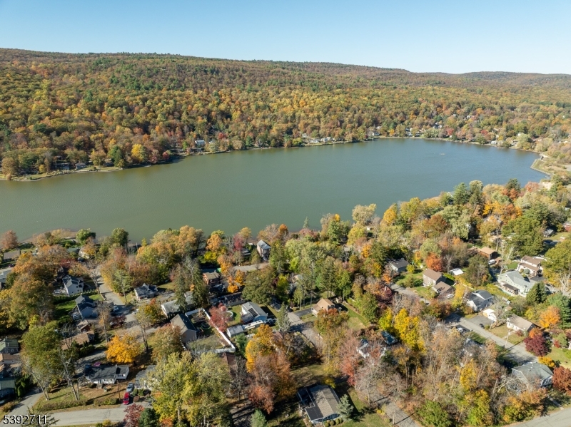 Pinecliff Lake