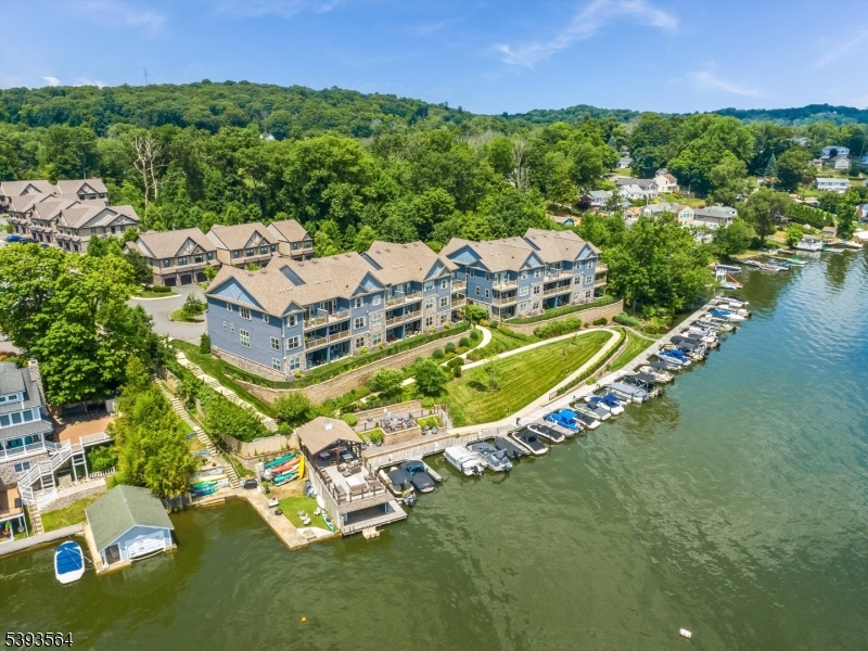 Mariners Pointe aeriel