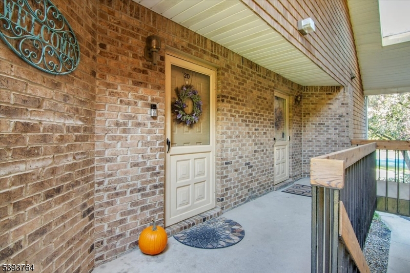 WELCOME HOME Decorate your front door, welcome guests into your home.