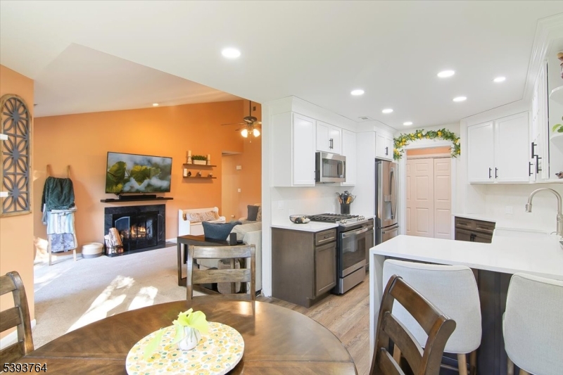 DINING AREA Opens to the expansive living area. Perfect space for hosting.