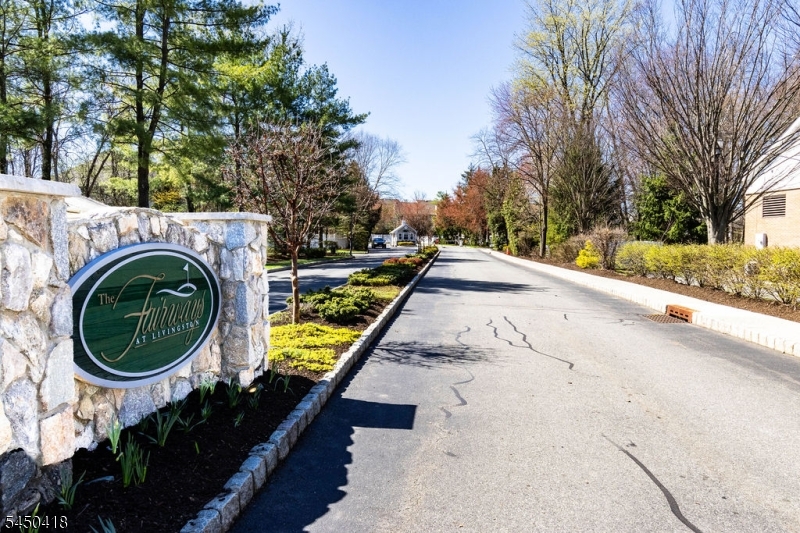 entry to the fairways