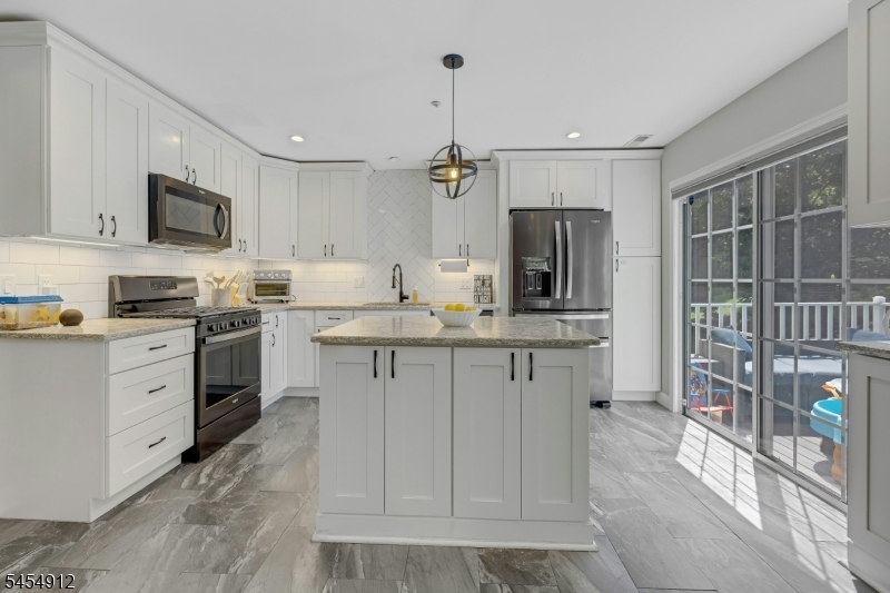 Updated Kitchen/SGD to Deck
