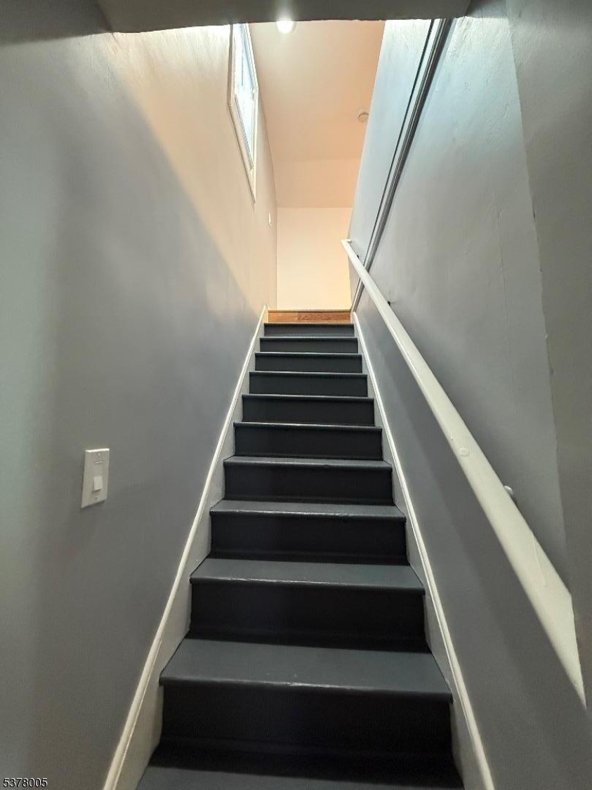 stair to bedroom