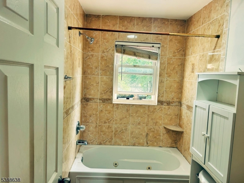 Bathroom Bathroom with Jacuzzi Tub