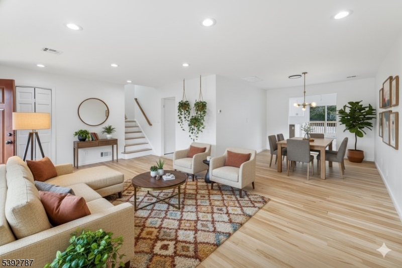 Living Rm Virtually staged