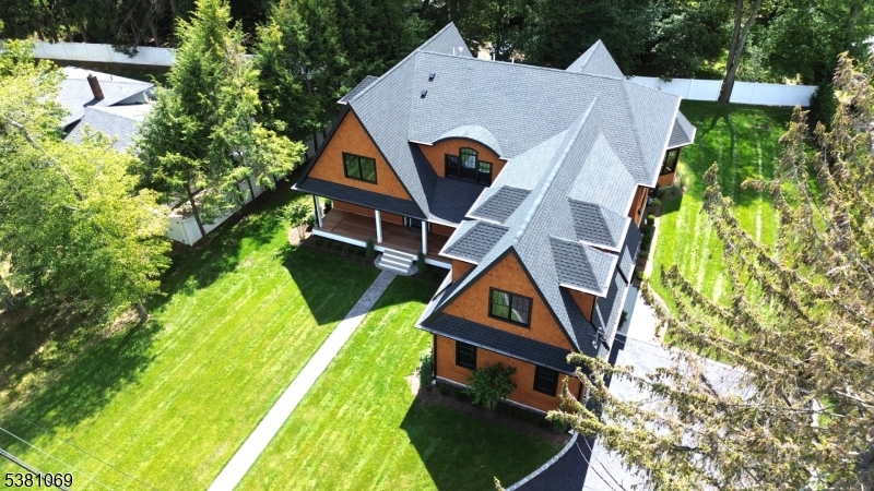 Front View Blue Ribbon Schools, Close to NYC Transit, Shopping, and more!
