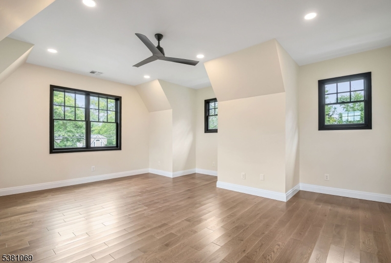 Bedroom Perfect for a Gym, Playroom, Secondary Office