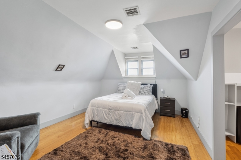 19-Unit 3 Master Bed 2